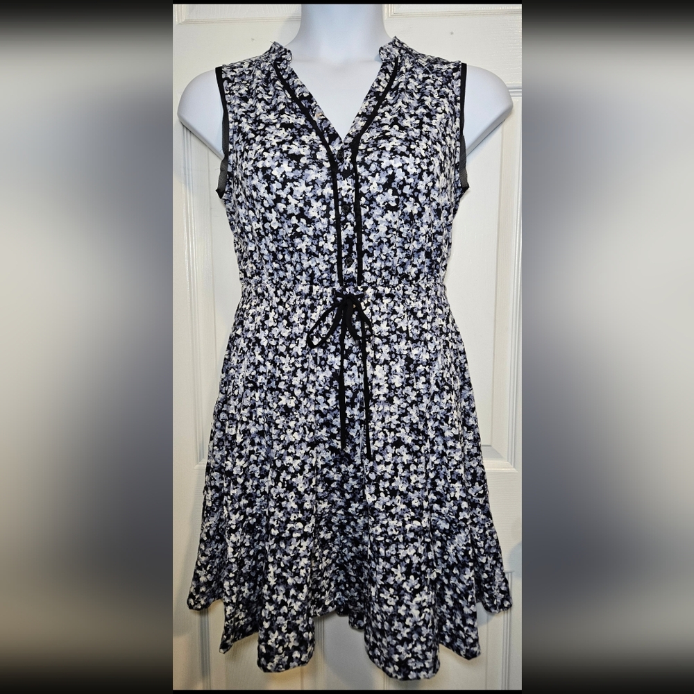 Simply Vera by Vera Wang, v-neck, sleeveless  dress.